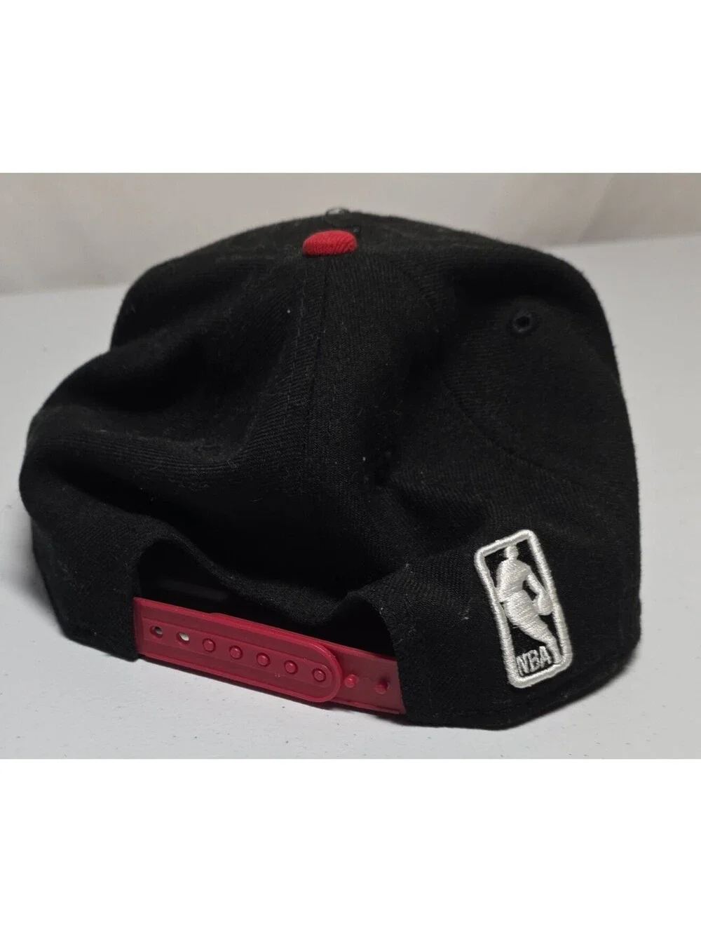 Chicago Bulls Hat Snapback Adjustable Cap Red & Black  Logo, NBA